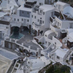 Les scientifiques grecs disent que l'essaim du tremblement de terre de Santorin est en `` déclin progressif '' à mesure que des milliers reviennent Les scientifiques grecs disent que l'essaim du tremblement de terre de Santorin est en `` déclin progressif '' à mesure que des milliers reviennent