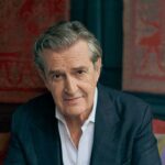 Rupert Everett sur les raisons pour lesquelles il a commencé à écrire, à être ébloui par Julie Andrews et ce qu'il pense des Kardashians