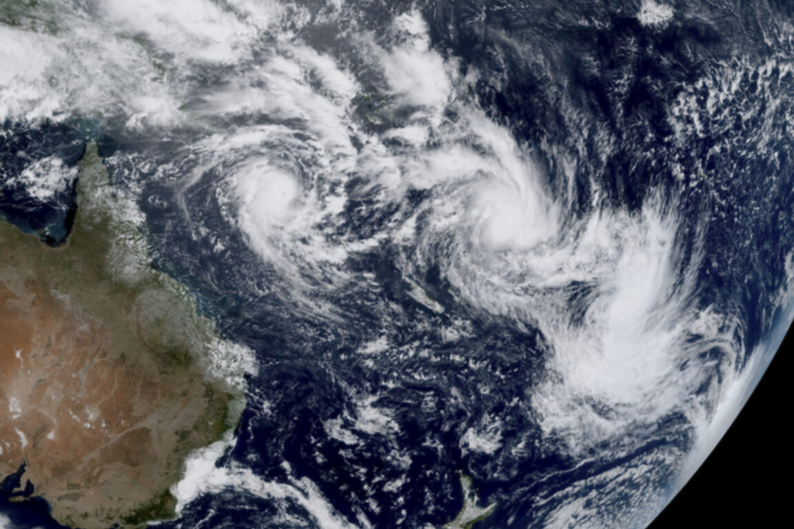 Rad Cyclone Trois cyclones tropicaux tourbillonnent dans le Pacifique Sud