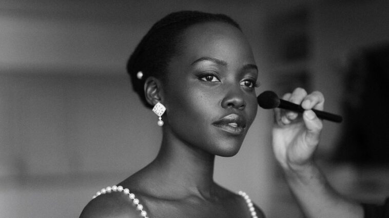 Comment Lupita Nyong'o a préparé son look très romantique Oscars 2025
