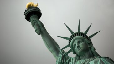 La France a appelé. Il veut que sa statue de la liberté revienne.
