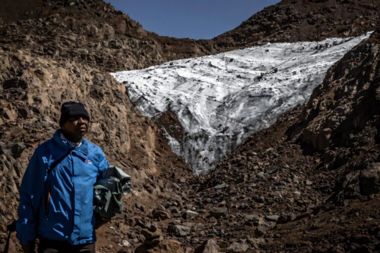 `` C'était beau '': les glaciers du mont Kenya se fondent