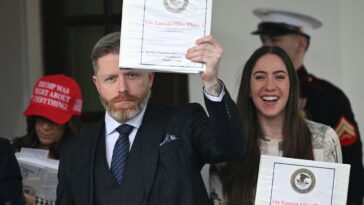 Candace Owens et Jessica Reed Kraus sont dans un massif de Maga World Spat - et les fissures du parti montrent