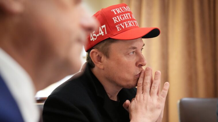 Elon Musk, contre toutes les preuves, insiste sur le fait que Doge est «prudent»