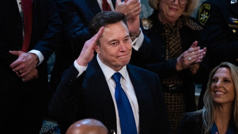 Elon Musk est maintenant 111 milliards de dollars plus pauvres, grâce aux tarifs de son meilleur frère Donald Trump