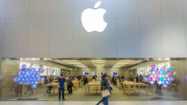 L'ex-UK Cyber ​​Chief dit que demander à Apple de casser le cryptage était `` naïf ''