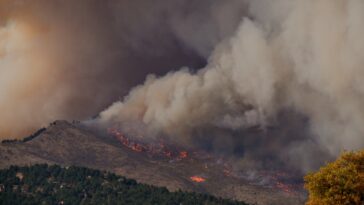 La saison des incendies de forêt évolue au Canada, posant des risques encore plus importants pour les communautés et les écosystèmes du pays