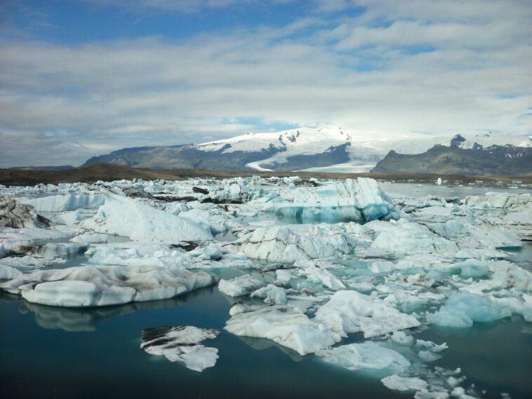 Les calottes glaciaires de l'Antarctique ralentissent le plus fort courant océanique de la Terre, révèle la recherche