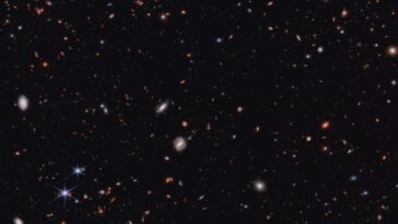 Les petits points rouges vus par JWST pourraient être une sorte de trou noir 'étoile'