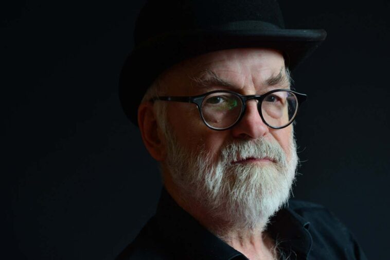 Les signes de la démence de Terry Pratchett ont peut-être été caché dans ses livres