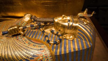 Reliques dans le trombe de Tutankhamun, il a inventé des rites funéraires élaborés