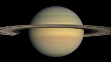 Saturne a 128 nouvelles lunes - plus que le reste des planètes combinées