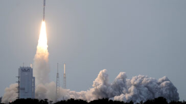 Amazon lance ses premiers satellites Internet pour rivaliser avec les starlinks de SpaceX