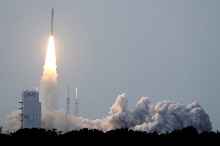 Amazon lance ses premiers satellites Internet pour rivaliser avec les starlinks de SpaceX