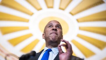 Cory Booker est toujours debout