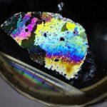 Dégelage des points de pergélisol Sibérie avec une éruption cutanée de monticules Dégelage des points de pergélisol Sibérie avec une éruption cutanée de monticules