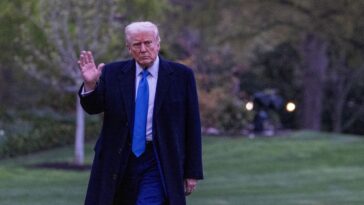 Donald Trump dit aux Américains qui se préparent à l'effondrement économique: «Vous devez prendre des médicaments»