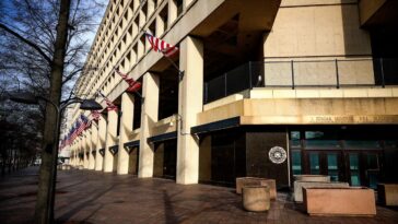 L'agent du FBI qui est devenu accidentellement un héros pour la résistance Trump