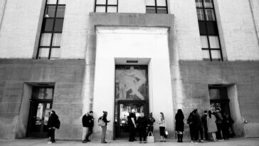 L'expert qui a empêché les yeux de vous aveugler a été licencié hier