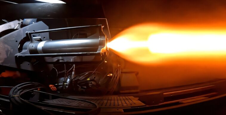 La NASA Marshall déclenche un moteur de fusée hybride pour préparer les atterrissages de la lune