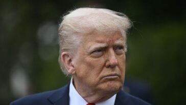 La cote d'approbation de Trump est régulièrement en tanking, encore pire que 100 marques de jour pour Biden, Obama ou Bush