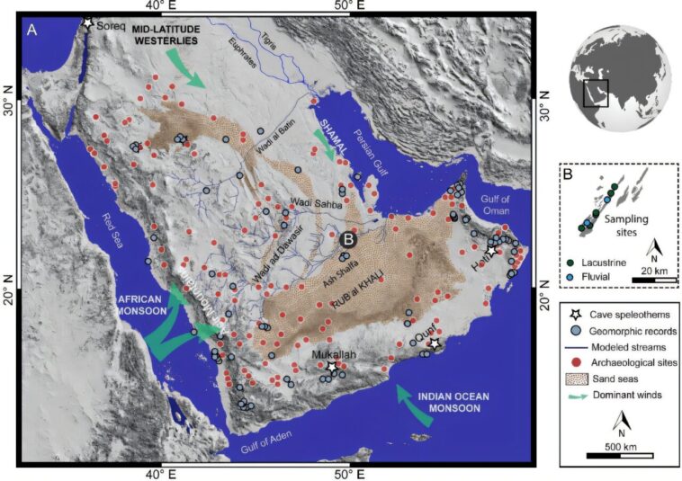 Lacs et rivières antiques découvertes dans le vaste désert de l'Arabie