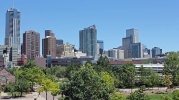 Le Colorado et Denver ont dit aux propriétaires de couper les émissions de carbone de leurs bâtiments: les règles sont-elles allées trop loin?