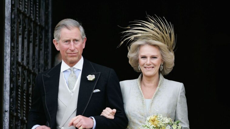 Le roi Charles et la reine Camilla célèbrent 20 ans de mariage avec la séance photo romantique Le roi Charles et la reine Camilla célèbrent 20 ans de mariage avec la séance photo romantique
