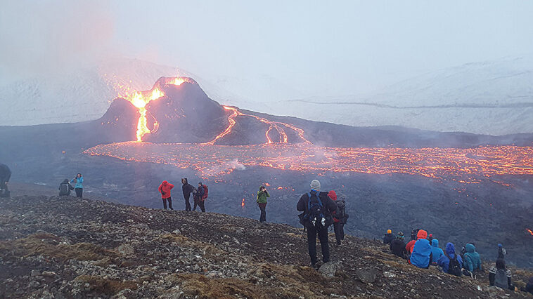 Les digues de magma assorties peuvent avoir des modèles d'écoulement différents