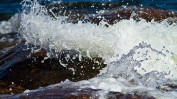 Les marées de tempête de cent ans pour frapper le Bangladesh toutes les décennies alors que le changement climatique s'intensifie, selon les scientifiques