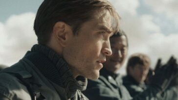 C8D-TRL2-003 Film Name: MICKEY 17 Copyright: ? 2025 Warner Bros. Entertainment Inc. All Rights Reserved. Photo Credit: Courtesy of Warner Bros. Pictures Caption: ROBERT PATTINSON as Mickey 17 in ?MICKEY 17,? a Warner Bros. Pictures release. (PRESS KIT)