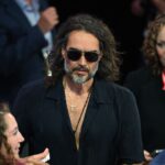 Russell Brand chargé de viol, d'agression sexuelle et d'agression indécente Russell Brand chargé de viol, d'agression sexuelle et d'agression indécente