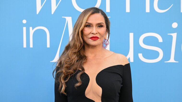 Tina Knowles révèle une bataille secrète du cancer du sein - et comment Beyoncé et Solange ont réagi