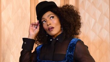 Angela Bassett sur le look qui l'a fait se sentir confiante, puissante et sensuelle au Met Gala 2025