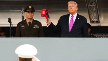 Trump met en garde contre les épouses trophées lors de la remise des diplômes de West Point