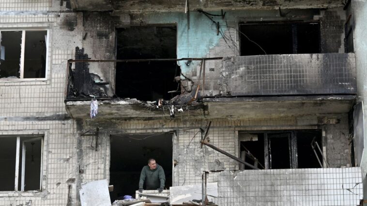 Trump dit que Poutine est "devenu absolument fou" après la dernière attaque du leader russe contre l'Ukraine