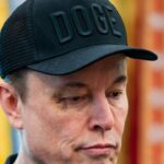 Elon Musk suit le rapport de consommation de drogues avec des bombes avec une conférence de presse du bureau ovale aux yeux noirs