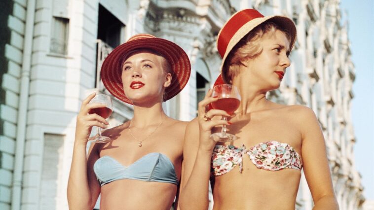 Alors que les tarifs de Trump atteignent, Hamptonites stockage les éléments essentiels (Rosé, Rosé et Rosé)