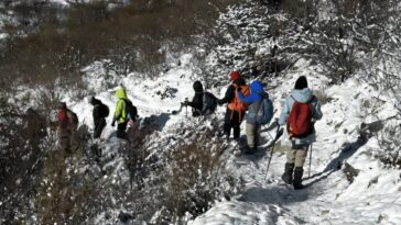 Chipping Away the Ice Gière: les femmes scientifiques explorent le glacier Ponkar au Népal