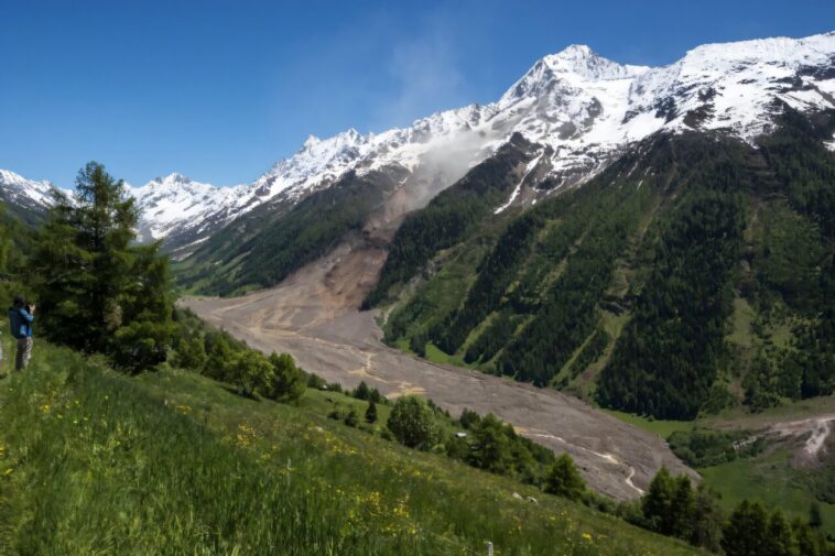 Comment le glacier de bouleau en Suisse s'est effondré Comment le glacier de bouleau en Suisse s'est effondré