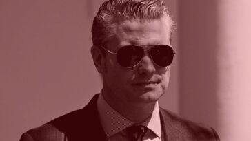 Département de l'infraction: à l'intérieur du mandat de Pete Hegseth, à la bombe chaotique,