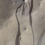 Des pentes striées sur Mars ne sont probablement pas des signes d'écoulement d'eau, découvre l'étude