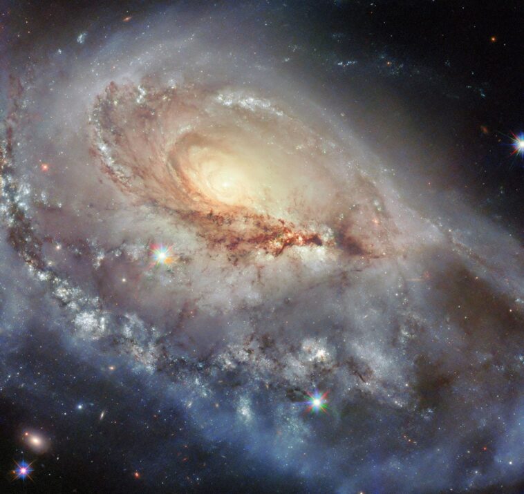 Hubble Images asymétriques Spiral Galaxy ARP 184