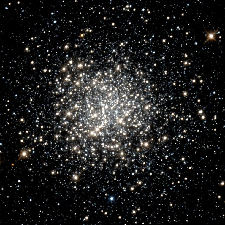 L'étude réinvestit les propriétés de la cluster globulaire NGC 1754 L'étude réinvestit les propriétés de la cluster globulaire NGC 1754