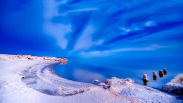 La Californie allume de l'eau pour créer de nouvelles zones humides sur le rivage de la mer de Salton en rétrécissement