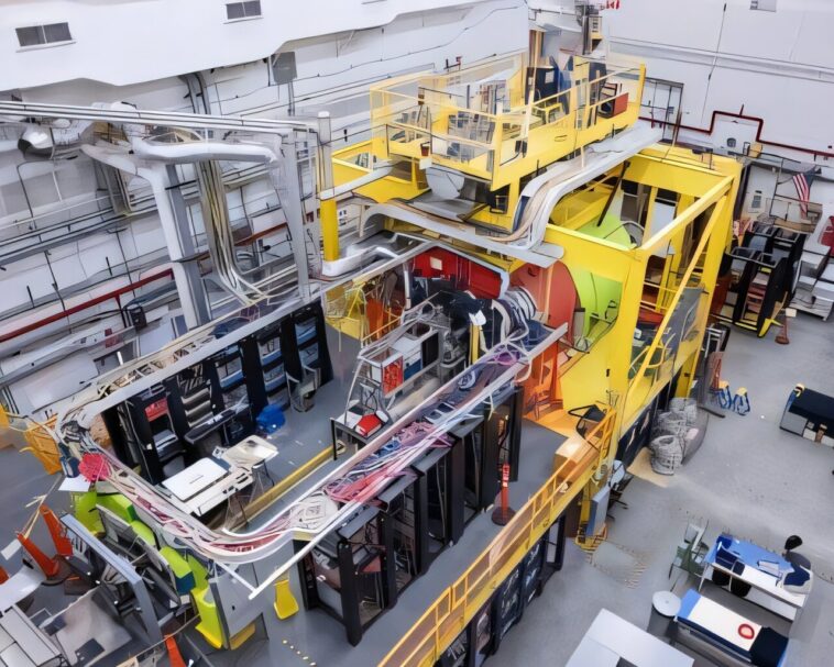 La mesure de premier plan peut aider les physiciens à se renseigner sur les gluons, qui maintiennent ensemble les noyaux dans les atomes