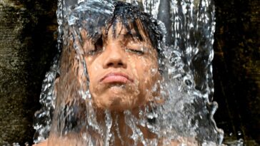 La vague de chaleur force les fermetures des écoles primitives dans la plus grande province du Pakistan