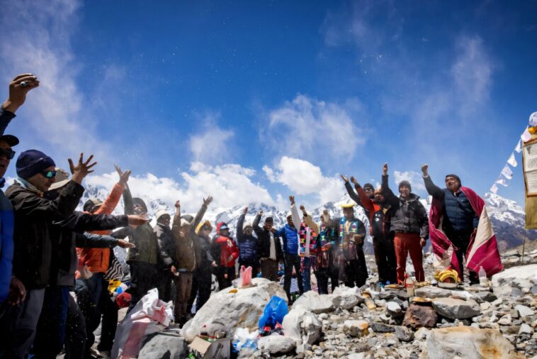 Le Népal a un hommage à la disparition des glaciers