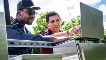 Le modèle d'IA utilise l'apprentissage du transfert pour prévoir les inondations des tempêtes dans les zones de scarce de données