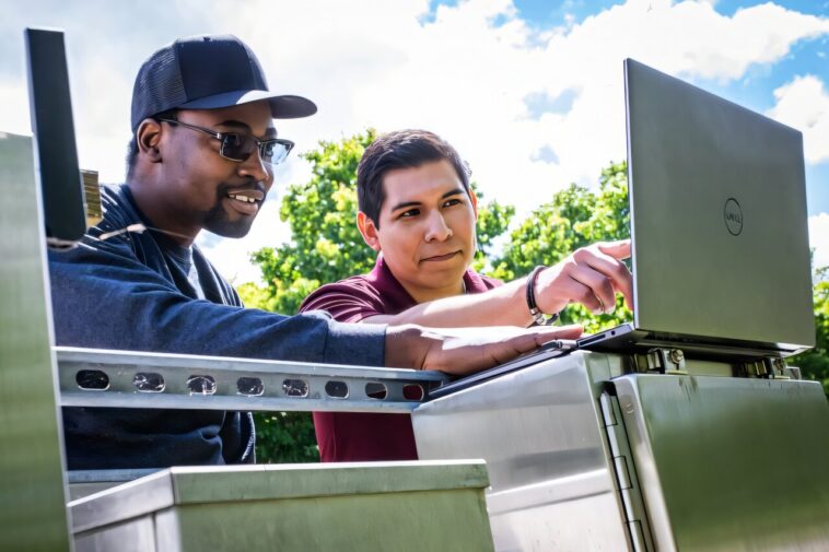 Le modèle d'IA utilise l'apprentissage du transfert pour prévoir les inondations des tempêtes dans les zones de scarce de données Le modèle d'IA utilise l'apprentissage du transfert pour prévoir les inondations des tempêtes dans les zones de scarce de données